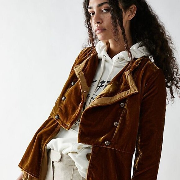 Free People Vintage-Inspired Faye Velvet Jacket - Picture 4 of 10